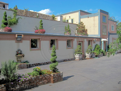 Stucco Facade 843 Whalley