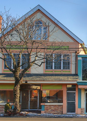 847 Whalley entrance to 2nd. & 3rd. fl. Luxury Apartment / Guest House