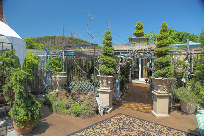 Rooftop Garden overlooks stunning Westrock Mountain